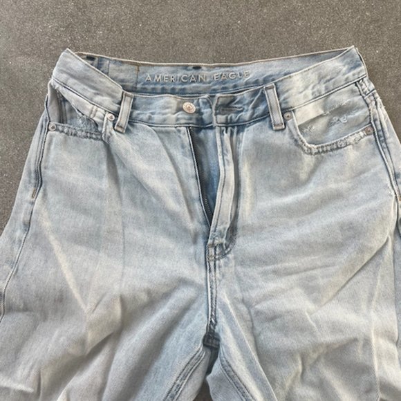 American Eagle Straight Leg Mom Jeans - Picture 3 of 4